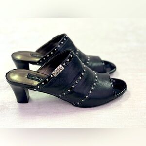 Brighton ‘Teri’ black leather studded sandals. 7N